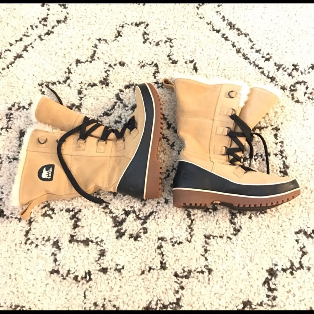 NWOT .. Sorel Snow Boots